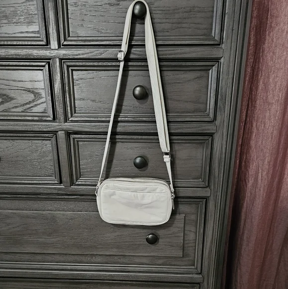 Lululemon Crossbody Bag - Picture 5 of 6